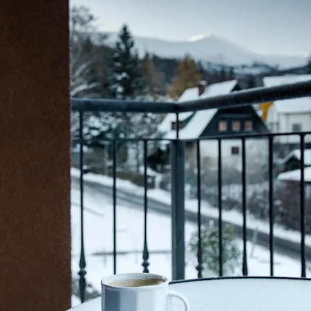 Karkonoskie Widoki Hotel apartamentowy 3*